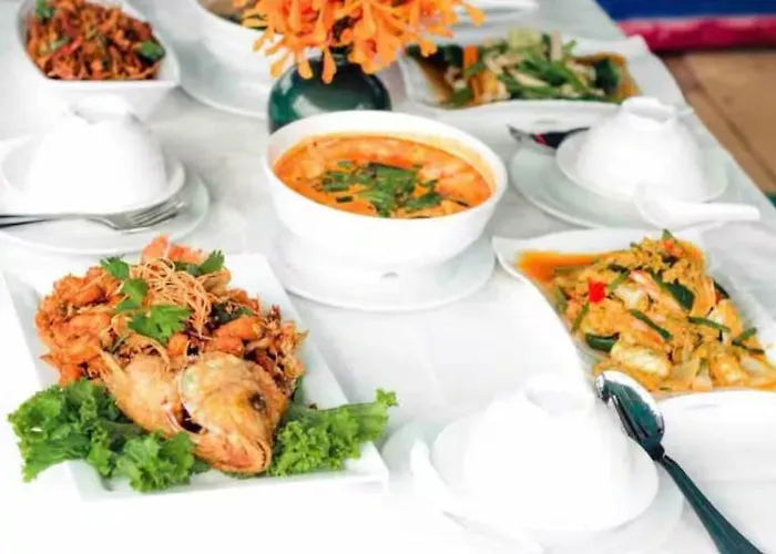 Baan Ploen Dee - Wat Arun 3* 방콕